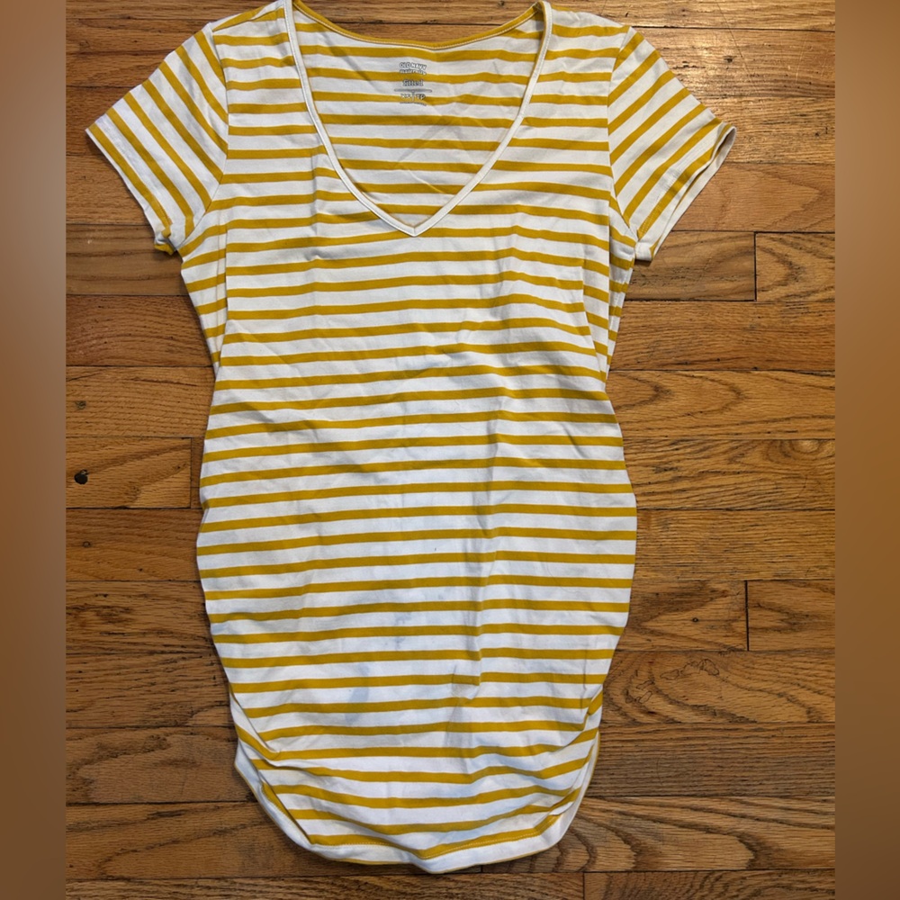 Old navy maternity v neck